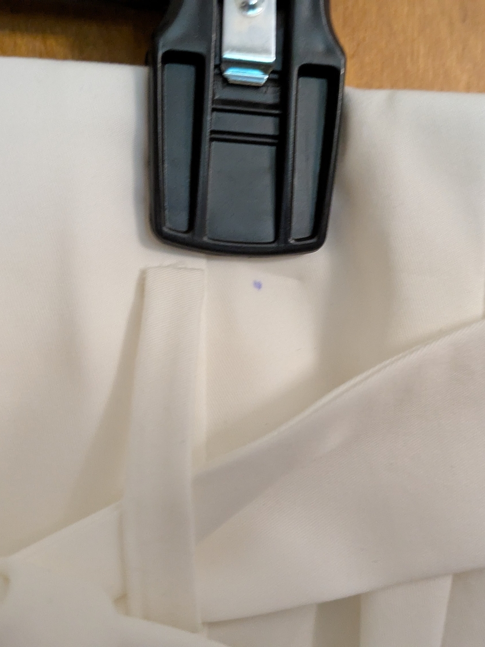 $70 💵 Eleventy Ivory Tie-Waist Shorts - Picture 9 of 14